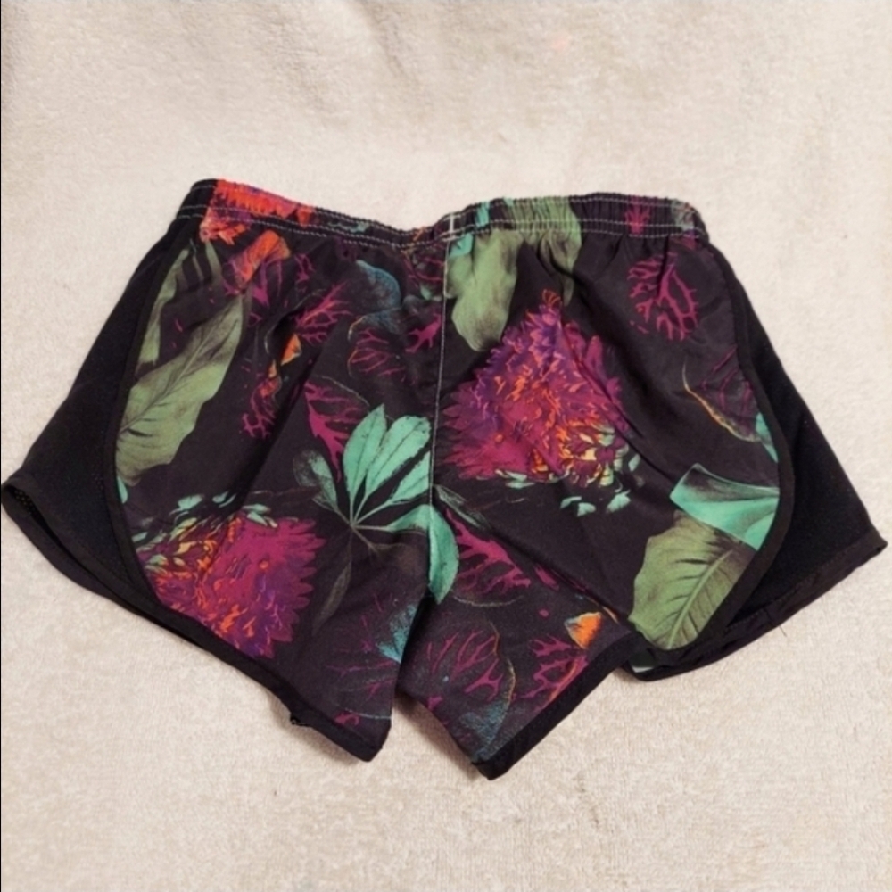 Nike Girls Small Running Shorts Floral Multi Color Dri-Fit NWT 102025 - Picture 7 of 10